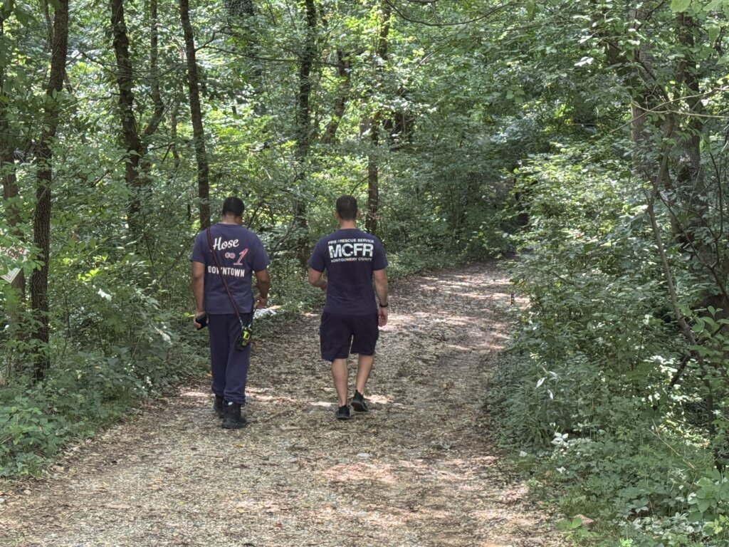 2 in ICE custody after group runs from Clara Barton Parkway vehicle stop