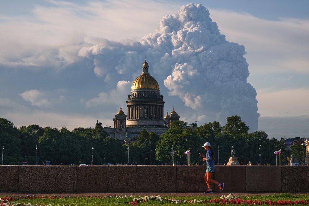 Trump told Ukraine it had no cards. Then Kyiv took the war to Russia