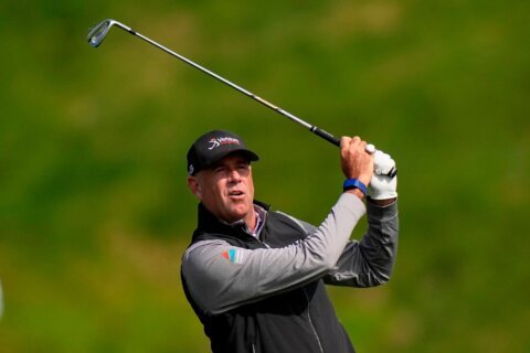 Stewart Cink, Charlie Wi share US Senior Open lead after opening 67s
