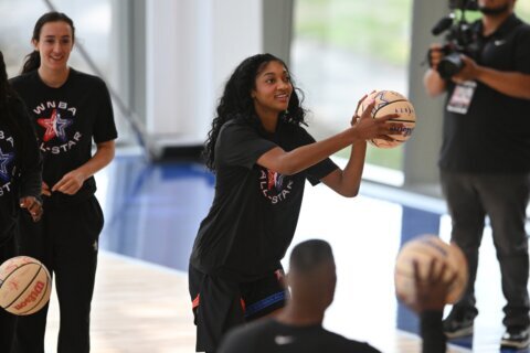 Delle Donne, Austin and high schooler Banks spark Washington to Shooting Stars title
