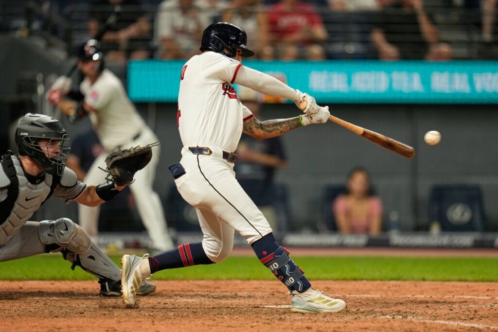Brayan Rocchio hits 2-run homer in 9th to lift Guardians over White Sox 6-5 in AL Central showdown