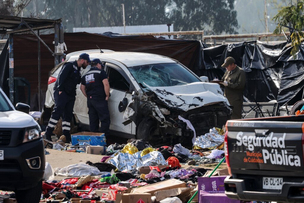 Miembro de la Armada chilena arrolla a una multitud en una feria; hay seis muertos