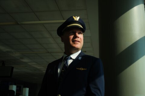 This United pilot has another career you wouldn’t expect
