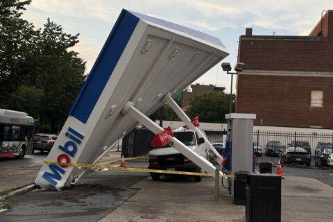 Storms packing heavy wind and rain leave trail of flooding and damage in DC area
