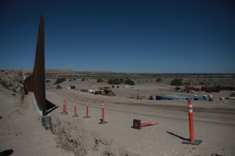 “Muro inteligente” de Trump valorado en $46,000 millones avanza en la frontera de EEUU y México