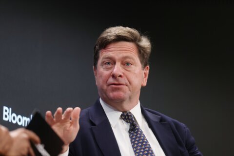 Nominado de Trump para jefe de inteligencia evita responder sobre las elecciones de 2020