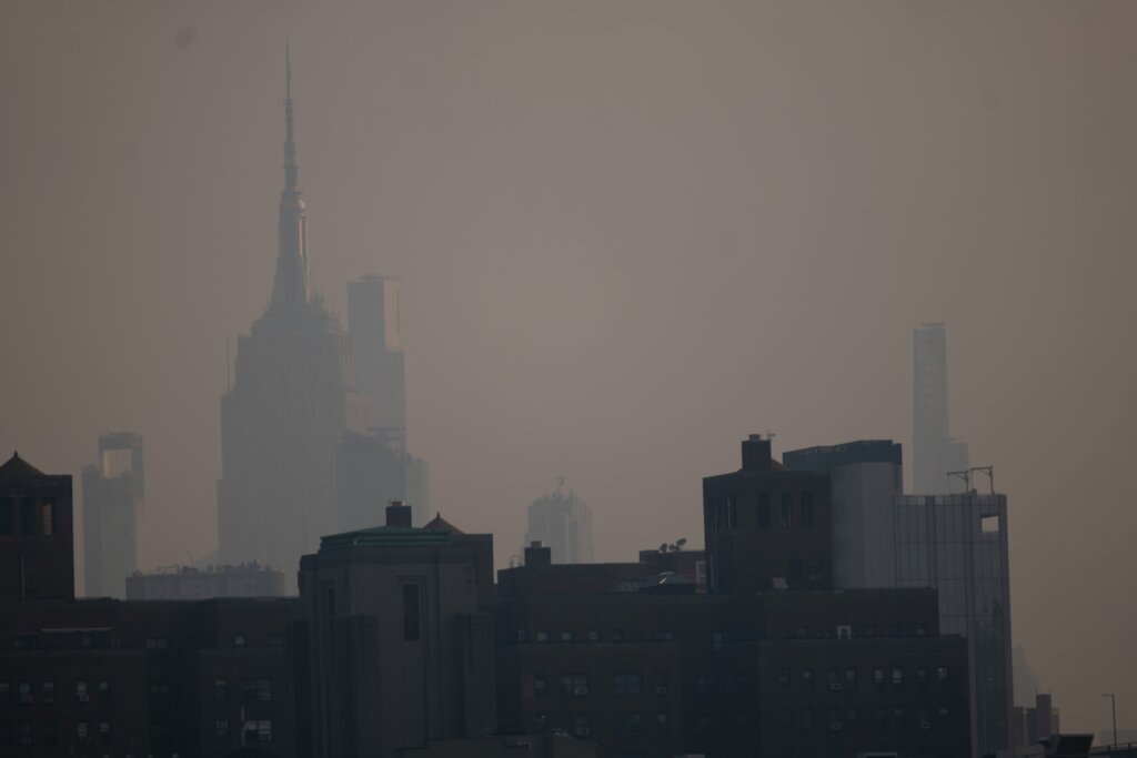 Lluvias ayudarán a disipar el humo de incendios forestales en Canadá para la final del Mundial