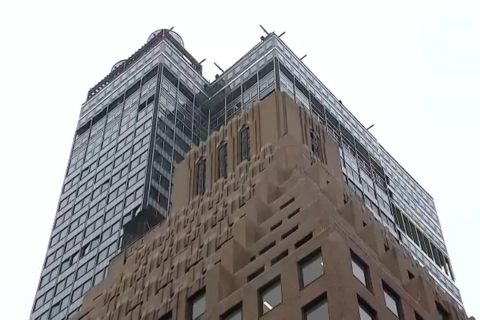 Alerta en Manhattan: evacúan edificio en construcción tras doblarse varias vigas
