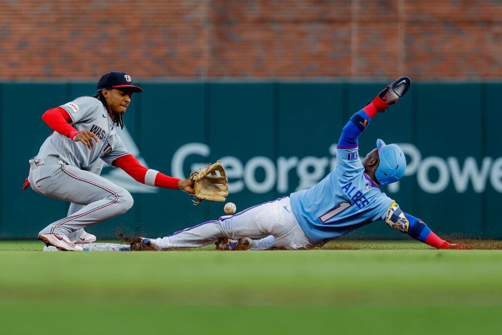 Martín Pérez flirts with a no-hitter as Braves power past Nationals 8-3