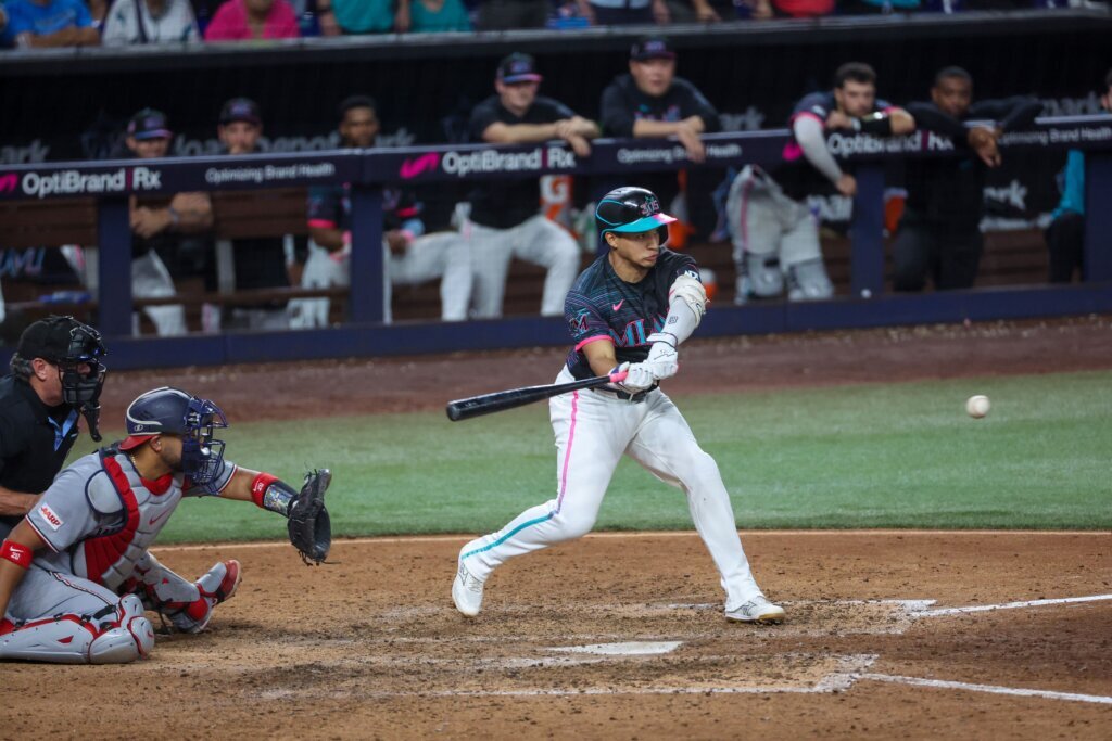 Javier Sanoja singles with bases loaded in 9th to give the Marlins a 3-2 win over the Nationals