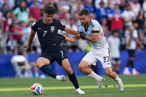 US midfielder Gio Reyna joins French club Strasbourg from Mönchengladbach