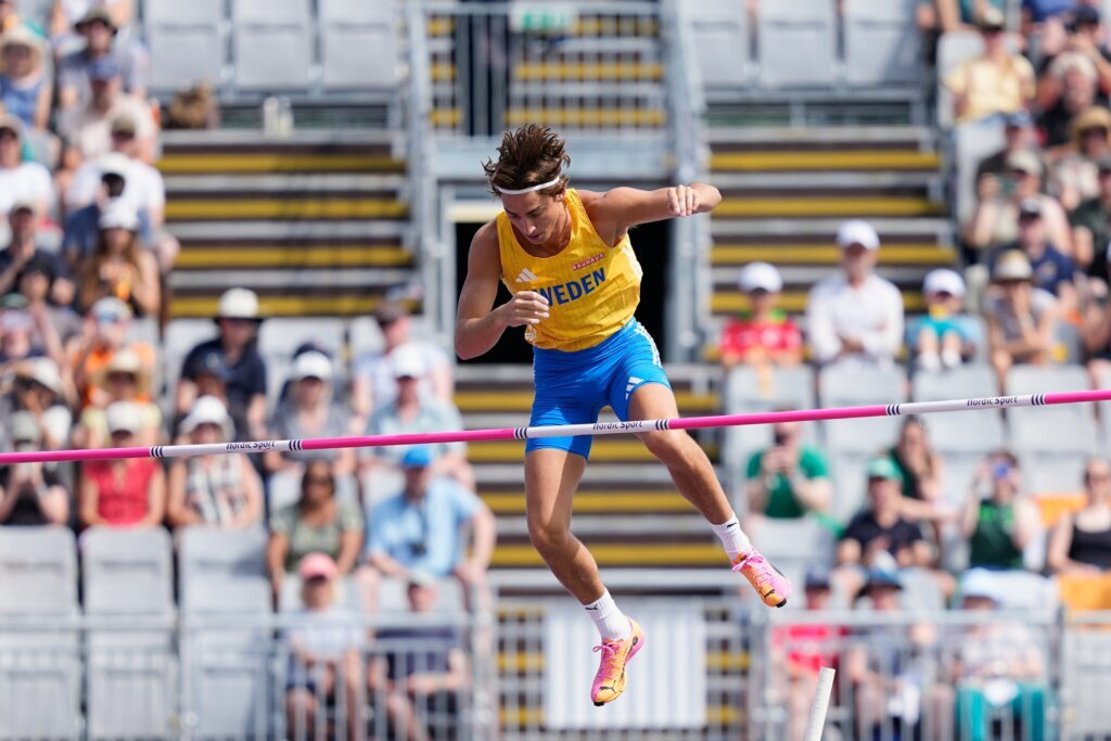 Werro holds off Hodgkinson to win 800m gold at the European championships