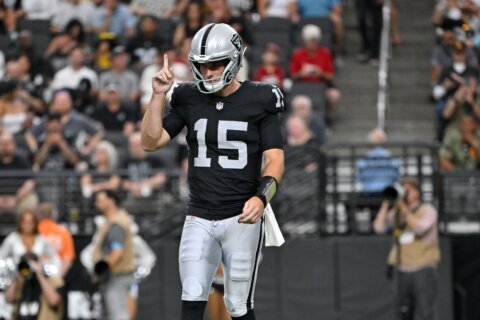 No. 1 pick Fernando Mendoza throws TD pass in preseason debut for Raiders in 27-14 loss to Cardinals