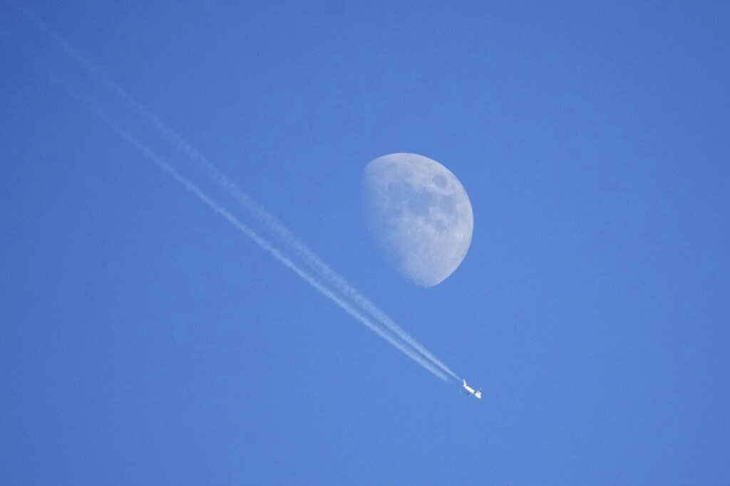 The UK and Google are testing changes to flight paths to tackle aviation’s climate impact