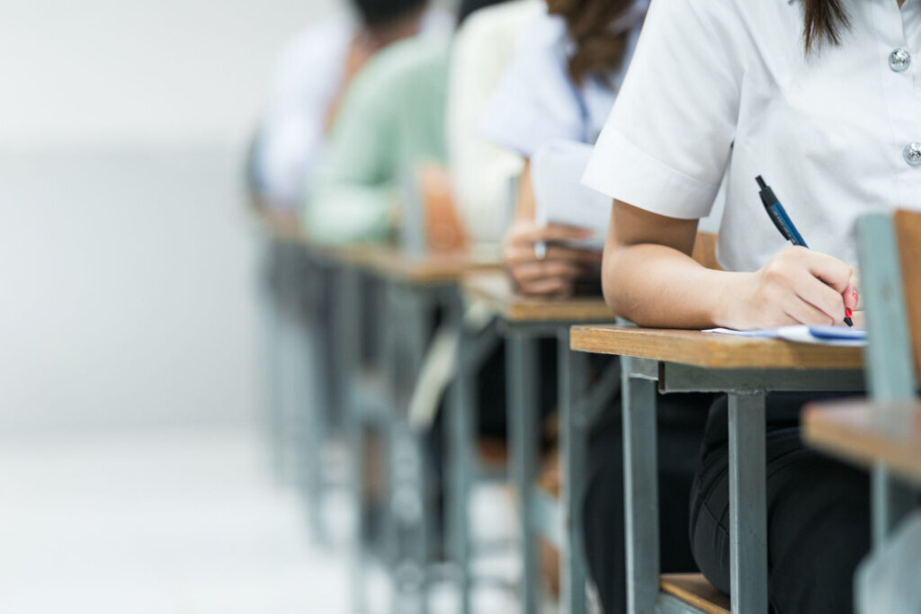 How a Fairfax Co. nonprofit is anonymously helping students in need across the country