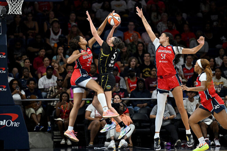 Sonia Citron, Shakira Austin lead closing charge for Mystics in 80-70 win over Sparks