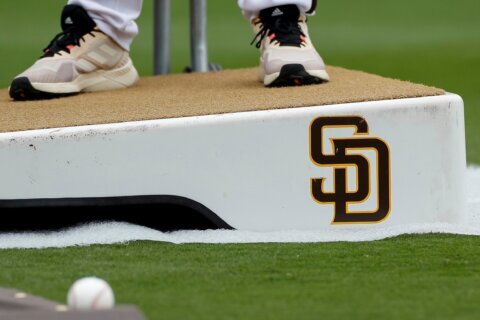 Former Venezuelan player working for San Diego Padres is detained by ICE