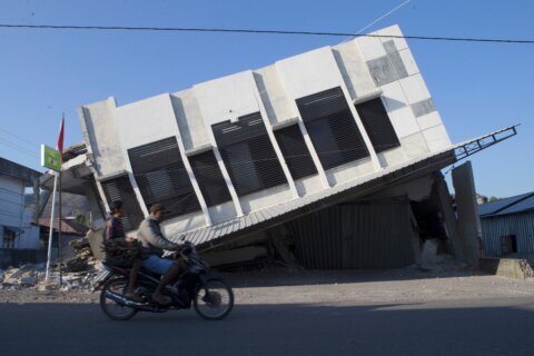 Thousands in Indonesia await aid after quake kills 54, overshadowing Independence Day