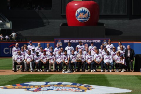 Members of the 1986 World Series champion Mets celebrate the 40th anniversary of team's last title
