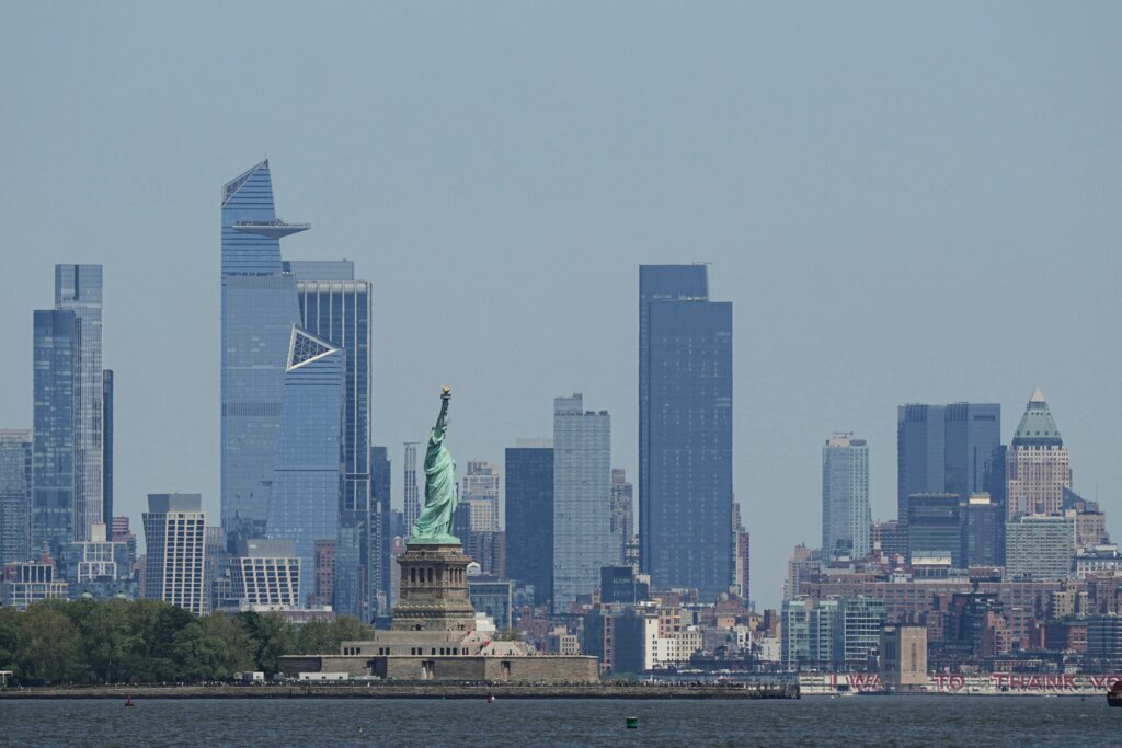 Speedboat driver charged after capsizing on Statue of Liberty tour, killing infant and mother