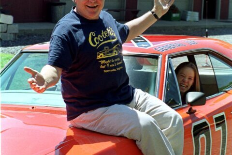 Ben Jones, good ol’ boy ‘Dukes of Hazzard’ actor and 2-term US House member, dies at 84