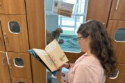 Fairfax County's 'Paws & Read' program boosts kids' reading skills, pets' adoptability