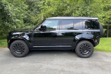 The OCTA “can automatically detect which surface it is being driven on and optimize its dynamic settings accordingly.” Its 33‑inch tires are the largest ever fitted to a production Defender.