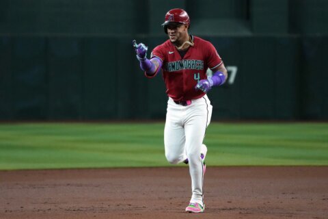 D-backs manager Lovullo: Marte returns to Phoenix for knee testing, hopeful he can play again in '26