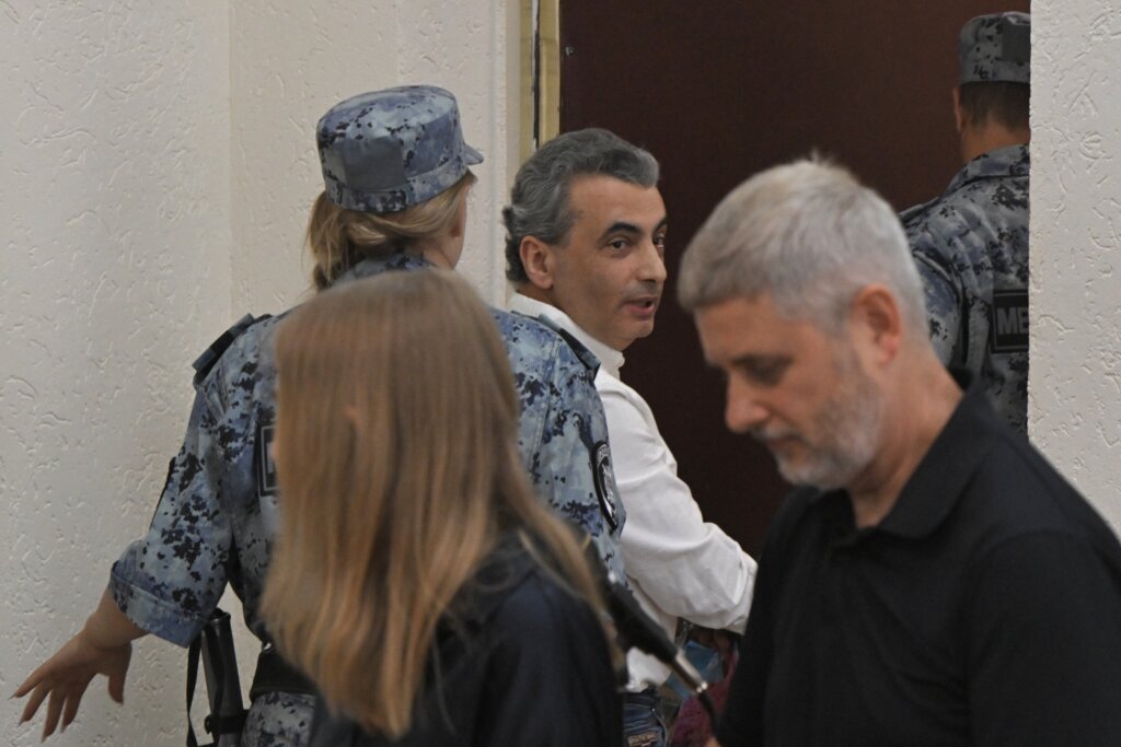 Russian court jails a Kremlin critic for 11 years for opposing the war in Ukraine
