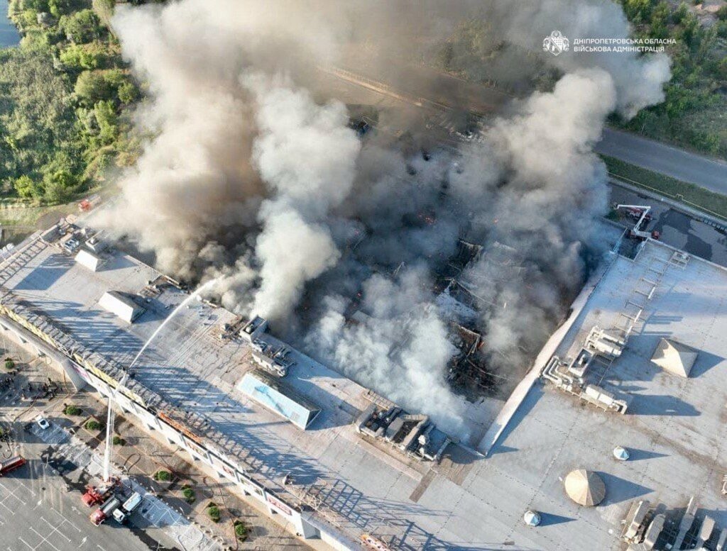 Russian and Ukrainian attacks kill 4 people a day after deadly shopping mall drone strike by Moscow