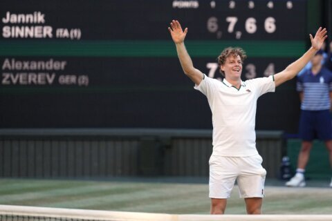 Top-ranked Jannik Sinner withdraws from the US Open with a knee injury