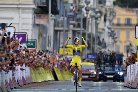 Demi Vollering wins the Women’s Tour de France for the second time