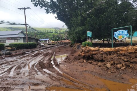 Still recovering from Hurricane Lala, Hawaii prepares for a possible weekend cyclone