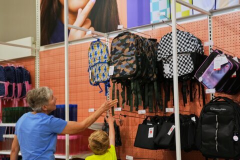 US consumer confidence falls to lowest level in 7 months with gas stuck above $4