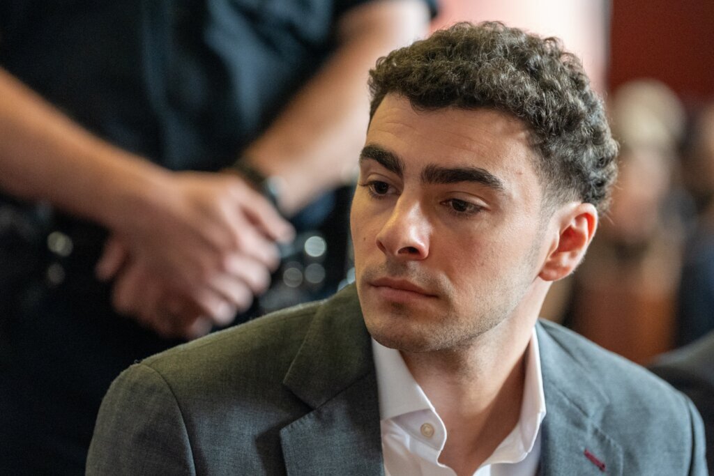 Luigi Mangione expected to plead guilty in federal case in UnitedHealthcare killing, AP source says
