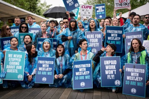 WestJet reaches tentative deal with flight attendants to end strike