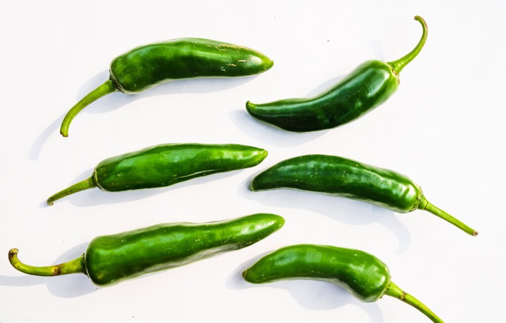 Retiran chiles jalapeños y otros productos de Taylor Farms por posible salmonela